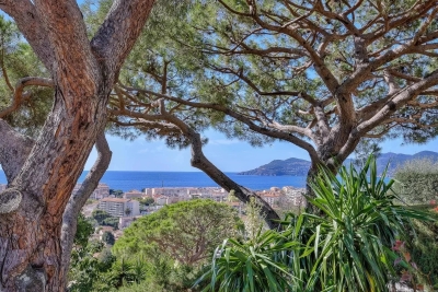 Maison &agrave; vendre &agrave; CANNES  - 7 pi&egrave;ces - 233 m&sup2; 