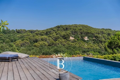 Maison &agrave; vendre &agrave; AIX-EN-PROVENCE  - 9 pi&egrave;ces - 240 m&sup2; 