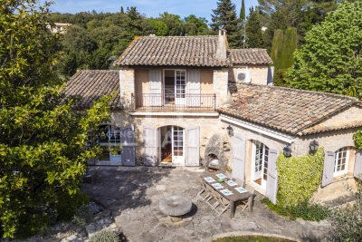 Maison &agrave; vendre &agrave; GRASSE  - 7 pi&egrave;ces - 243 m&sup2; 