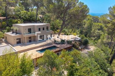 Maison &agrave; vendre &agrave; AIX-EN-PROVENCE Estroublans - 7 pi&egrave;ces - 226 m&sup2; 