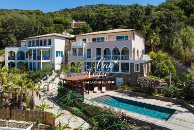 Appartement &agrave; vendre &agrave; RAYOL-CANADEL-SUR-MER  - 4 pi&egrave;ces - 94 m&sup2; 