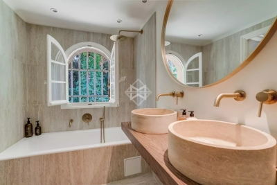 Villa à Saint-Tropez &agrave; louer à partir de 35 000 € / semaine, Photo 12