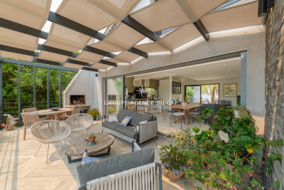 Maison &agrave; vendre &agrave; ST-RAPHAËL  - 7 pi&egrave;ces - 184 m&sup2; 