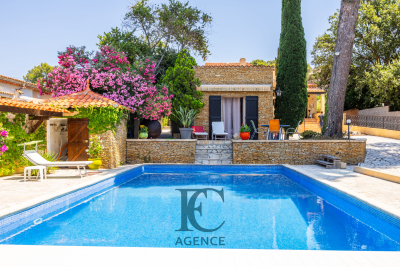 Maison &agrave; vendre &agrave; SIX-FOURS-LES-PLAGES  - 4 pi&egrave;ces - 125 m&sup2; 