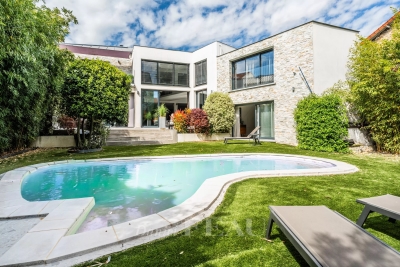 Maison &agrave; vendre &agrave; LA GARENNE COLOMBES  - 8 pi&egrave;ces - 388 m&sup2; 