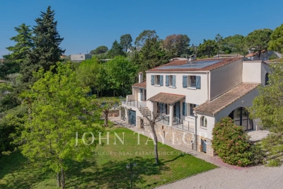 Maison &agrave; vendre &agrave; MOUGINS Aspremont - 7 pi&egrave;ces - 230 m&sup2; 