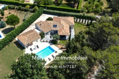Maison &agrave; vendre &agrave; SIMIANE-COLLONGUE Estroublans - 8 pi&egrave;ces - 220 m&sup2; 