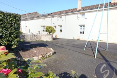 Maison &agrave; vendre &agrave; LA CRECHE Centre Ancien-Fertevault - 6 pi&egrave;ces - 157 m&sup2; 