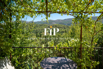 Maison &agrave; vendre &agrave; VAUVENARGUES Estroublans - 5 pi&egrave;ces - 190 m&sup2; 