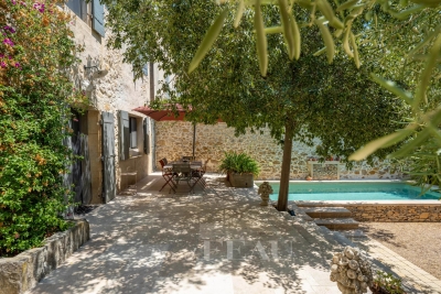 Maison &agrave; vendre &agrave; BOULBON Rognes - 9 pi&egrave;ces - 328 m&sup2; 