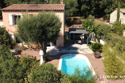 Maison &agrave; vendre &agrave; BAGNOLS-EN-FORÊT  - 5 pi&egrave;ces - 98 m&sup2; 