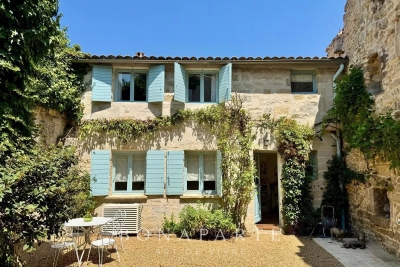 Appartement &agrave; vendre &agrave; ST-RÉMY-DE-PROVENCE  - 6 pi&egrave;ces - 165 m&sup2; 