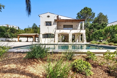 Maison &agrave; vendre &agrave; MOUANS-SARTOUX  - 6 pi&egrave;ces - 185 m&sup2; 