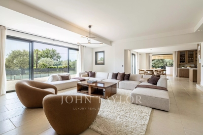 Villa à Valbonne &agrave; louer à partir de 25 000 € / semaine, Photo 8