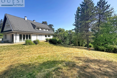 Maison &agrave; vendre &agrave; CHARBONNIÈRES-LES-BAINS  - 10 pi&egrave;ces - 202 m&sup2; 