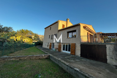 Maison &agrave; vendre &agrave; ST-RAPHAËL Le Petit Defend - 8 pi&egrave;ces - 180 m&sup2; 