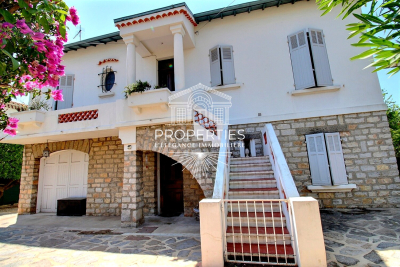 Maison &agrave; vendre &agrave; HYÈRES Barjols - 7 pi&egrave;ces - 182 m&sup2; 