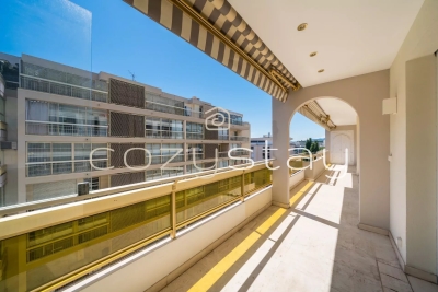 Appartement &agrave; vendre &agrave; CANNES Saint-Nicolas - 6 pi&egrave;ces - 234 m&sup2; 