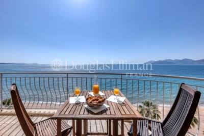 Appartement &agrave; vendre &agrave; CANNES Saint-Nicolas - 7 pi&egrave;ces - 185 m&sup2; 