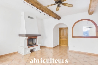 Appartement &agrave; louer &agrave; CALLIAN  - 3 pi&egrave;ces - 65 m&sup2; 
