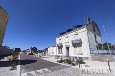 Maison &agrave; vendre &agrave; AUTUN  - 8 pi&egrave;ces - 335 m&sup2; 