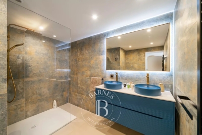 Villa à Mandelieu-la-Napoule &agrave; louer à partir de 15 000 € / semaine, Photo 8