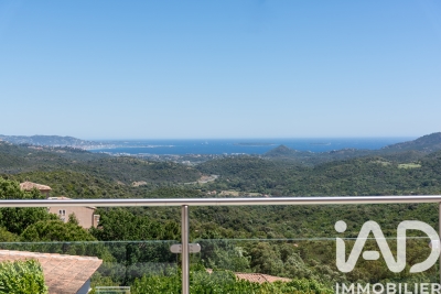 Maison &agrave; vendre &agrave; LES ADRETS-DE-L'ESTÉREL Nord - 6 pi&egrave;ces - 225 m&sup2; 