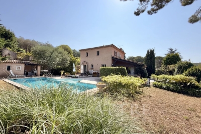 Maison &agrave; vendre &agrave; OPIO La Constance-Le Puy - 5 pi&egrave;ces - 120 m&sup2; 