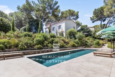 Maison &agrave; vendre &agrave; VALLAURIS  - 6 pi&egrave;ces - 172 m&sup2; 