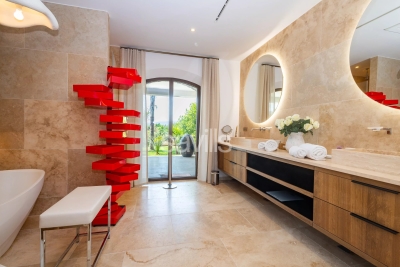 Villa à Saint-Tropez &agrave; louer à partir de 82 895 € / semaine, Photo 11