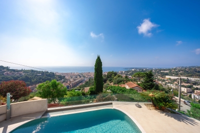 Maison &agrave; louer &agrave; MENTON  - 4 pi&egrave;ces - 200 m&sup2; 