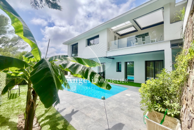 Maison &agrave; vendre &agrave; ST-AYGULF Est - 7 pi&egrave;ces - 200 m&sup2; 