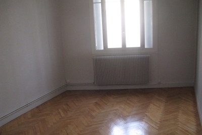 Appartement &agrave; louer &agrave; BORDEAUX  - 3 pi&egrave;ces - 48 m&sup2; 
