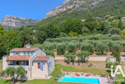 Maison &agrave; vendre &agrave; ST-JEANNET Cap Martin - 6 pi&egrave;ces - 165 m&sup2; 