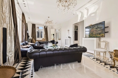 Appartement &agrave; louer &agrave; PARIS 16EME Mail 2 - 5 pi&egrave;ces - 237 m&sup2; 