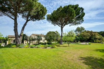 Maison &agrave; vendre &agrave; EYGALIÈRES Grans - 8 pi&egrave;ces - 260 m&sup2; 