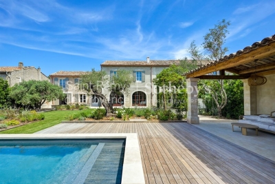 Maison &agrave; vendre &agrave; MAUSSANE-LES-ALPILLES Grans - 6 pi&egrave;ces - 279 m&sup2; 