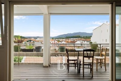 Appartement &agrave; vendre &agrave; ST-JEAN-DE-LUZ  - 4 pi&egrave;ces - 91 m&sup2; 