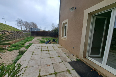 Maison &agrave; louer &agrave; NEBIAN  - 4 pi&egrave;ces - 96 m&sup2; 