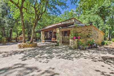 House for sale in TOURRETTES  - 5 rooms - 110 m&sup2; 
