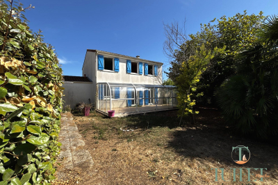Maison &agrave; vendre &agrave; MARENNES-HIERS-BROUAGE  - 8 pi&egrave;ces - 126 m&sup2; 