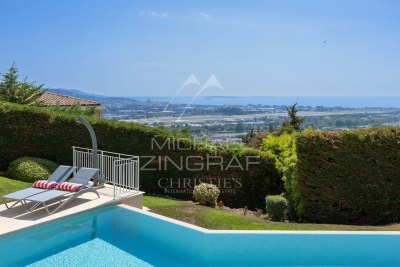 House for sale in MANDELIEU-LA-NAPOULE Parc Imperial - 6 rooms - 240 m&sup2; 