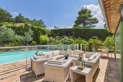 House for sale in MOUGINS Port - 6 rooms - 195 m&sup2; 