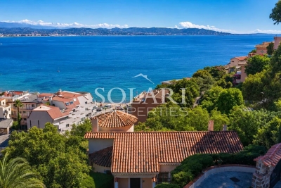 House for sale in THÉOULE-SUR-MER Port - 6 rooms - 200 m&sup2; 