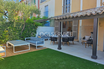 House for sale in PORT-GRIMAUD La Ville - 6 rooms - 128 m&sup2; 