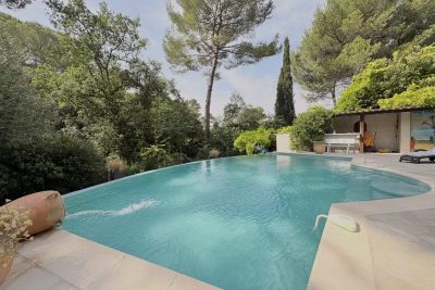 Maison &agrave; vendre &agrave; MOUGINS  - 7 pi&egrave;ces - 200 m&sup2; 
