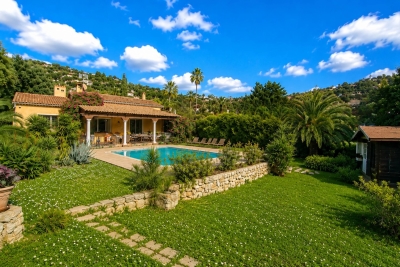 House for sale in CANNES Col de Villefranche - 4 rooms - 140 m&sup2; 