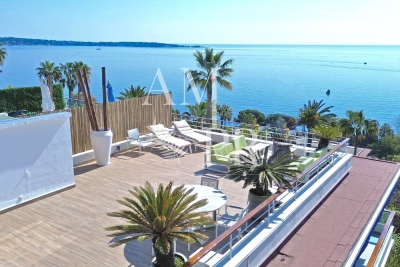 House for sale in CANNES Col de Villefranche - 3 rooms - 82 m&sup2; 