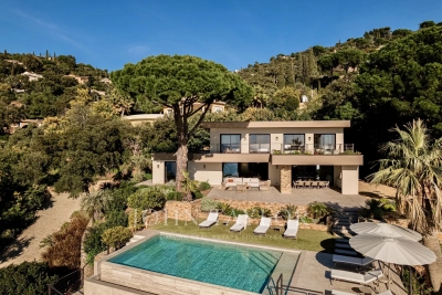 Maison &agrave; vendre &agrave; RAYOL-CANADEL-SUR-MER  - 12 pi&egrave;ces - 440 m&sup2; 