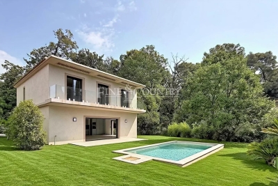 House for sale in MOUGINS Beausoleil Superieur - 5 rooms - 160 m&sup2; 